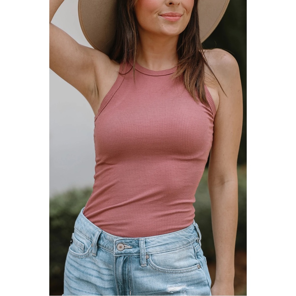 THE KASSIDY RIBBED LAYERING FITTED TANK TOP- MARSALLA
